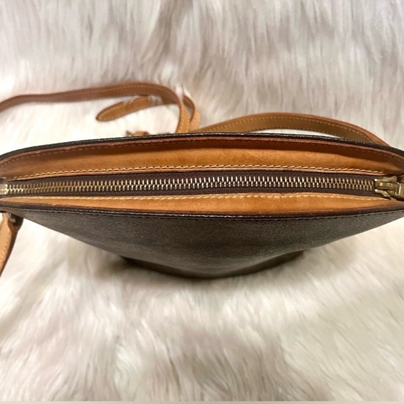 Louis Vuitton crossbody - Picture 7 of 14
